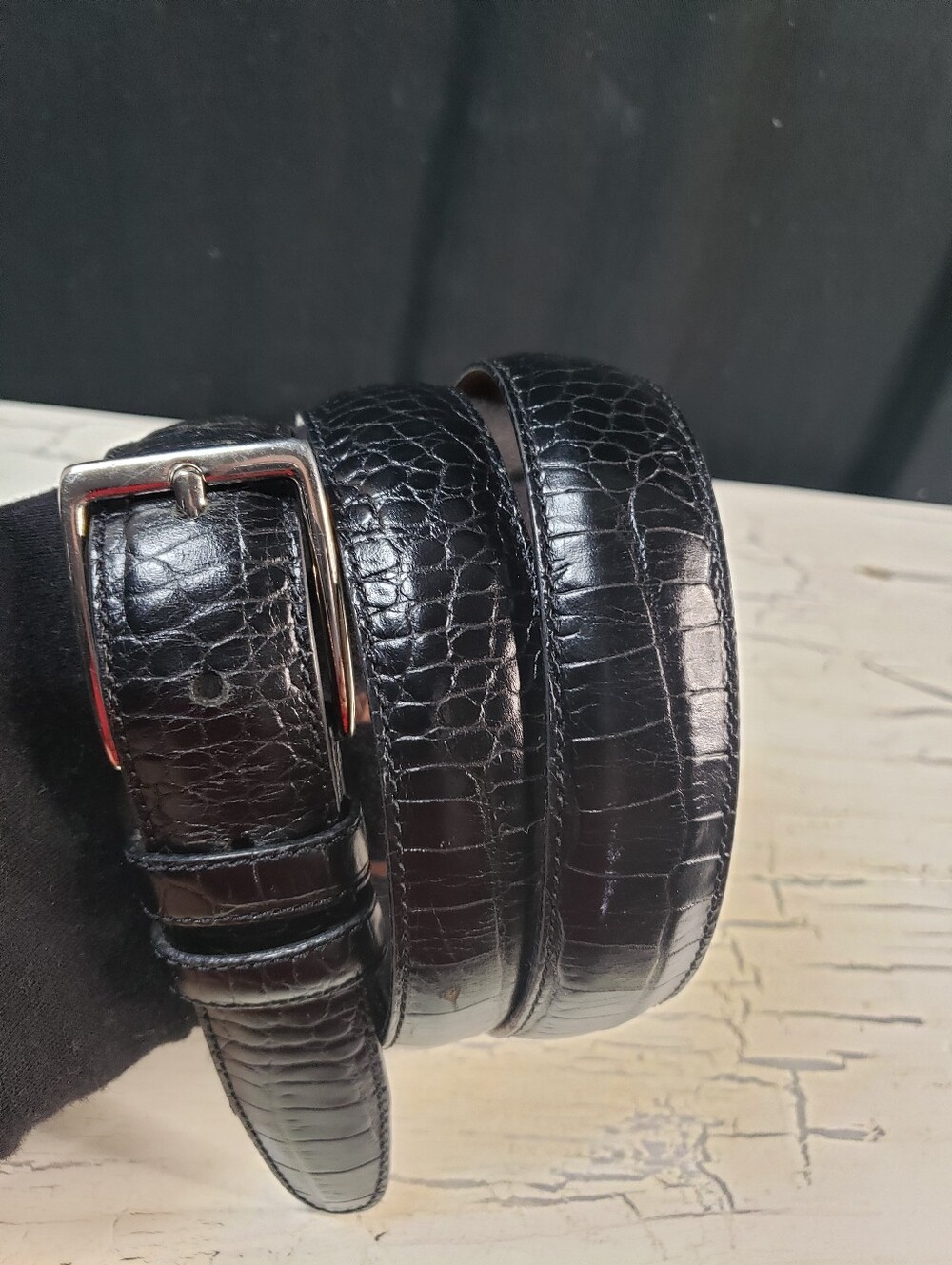 Roundtree & Yorke Alligator/Crocodile-Embossed Leather Belt in Black - Men's 42